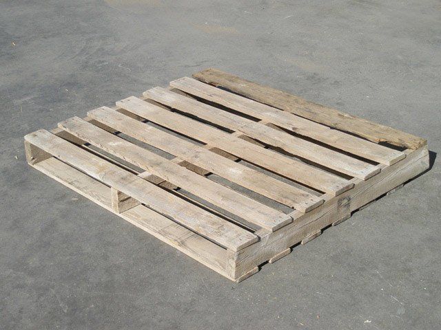 Palets de madera 120 x 100 cm con aberturas 